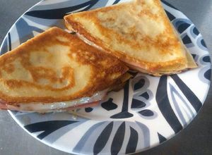 Una foto de Creepes de jamón y queso