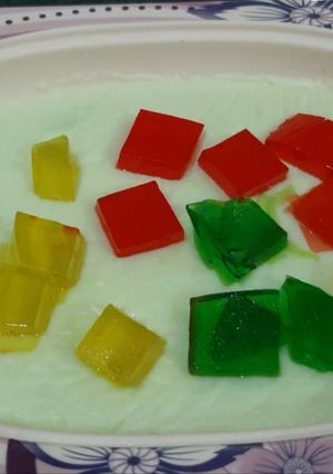 A picture of Custard jelly.