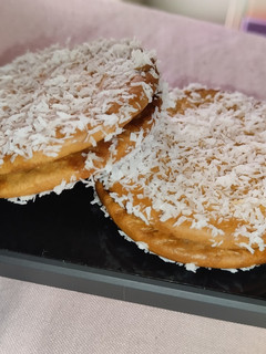 Una foto de Galletas de mermelada y coco