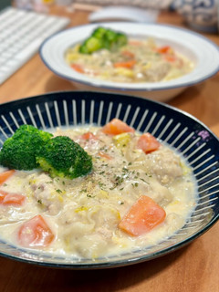 雞肉白汁燉菜 的食譜成品照片