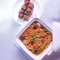 A picture of Fried spaghetti.