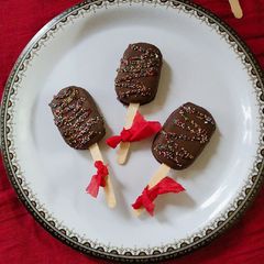 A picture of Chocolate cake pop.