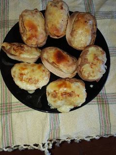 Una foto de Barquitos de pollo y queso