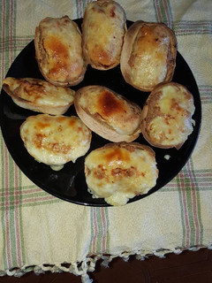Una foto de Barquitos de pollo y queso