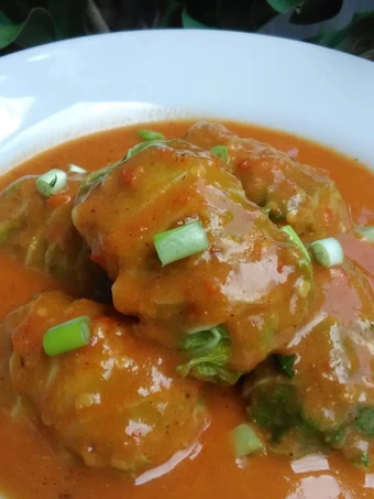 Langkah Mudah untuk Membikin Resep Sawi gulung isi ayam dengan kuah asem pedes yang Menggugah Selera Anti Ribet, Uenak Banget