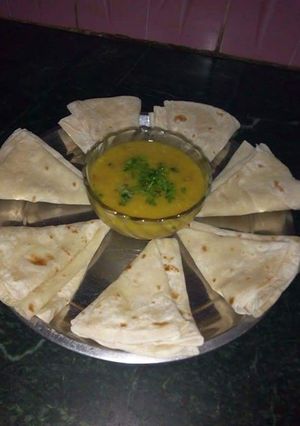 A picture of Rumali roti.