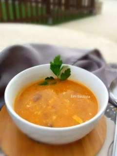Una foto de Sopa de ajo con bacalao (zurrukutuna)
