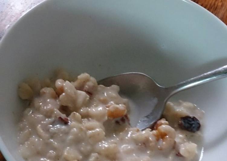 Simple Way to Make Homemade Simple porridge with goats milk and chia seeds