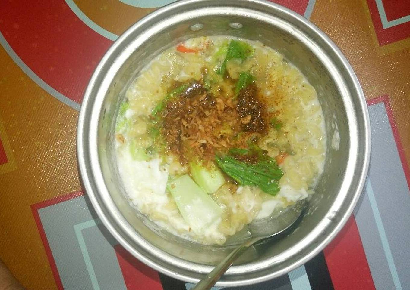 Indomie rebus kari ayam