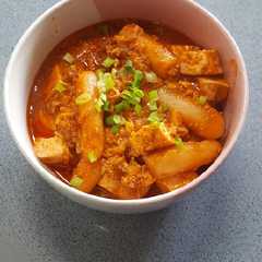 รูปของ 21. Sundubu Topokki Jjigae
