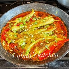 A picture of Stuffed Green Chillies Curry:.