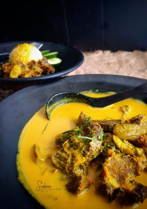 Gambar Daging Salai Masak Lemak Cilipadi bersama Belimbing Buluh