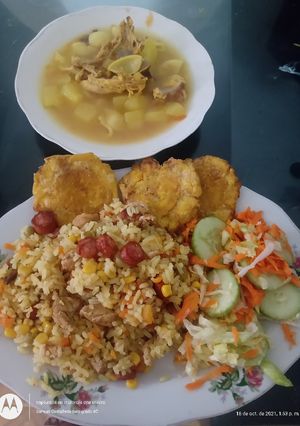 Una foto de Arroz con pollo