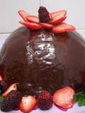 Tarta bomba de helado de frutos del bosque