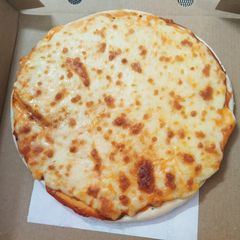 A picture of Mozzarella Pizza.