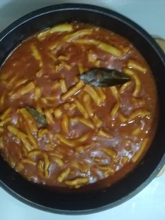 Una foto de Calamares en salsa