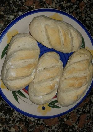 Una foto de Pan casero🍞🍞😉