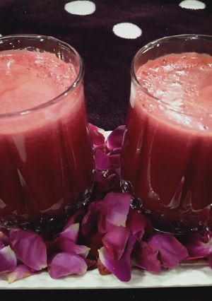 A picture of Fresh carrot juice.