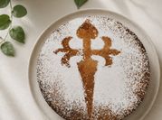 Una foto de postres con almendra