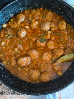 Una foto de Albóndigas caseras con verduras
