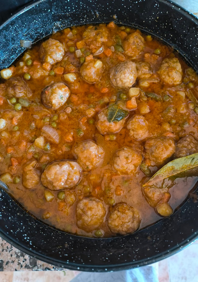 Una foto de Albóndigas caseras con verduras