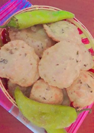 મરચાં પૂરી (Marcha Poori Recipe In Gujarati) રેસીપી મુખ્ય ફોટો