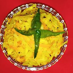 A picture of Raw Papaya and carrot Sambharo.