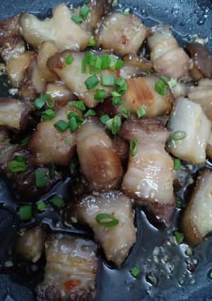 Hình của món Ba chỉ sốt nước mắm.