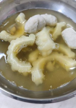 瑤柱鳳梨苦瓜湯 的食譜成品照片