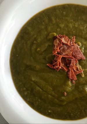 Una foto de Puré verde de verduras