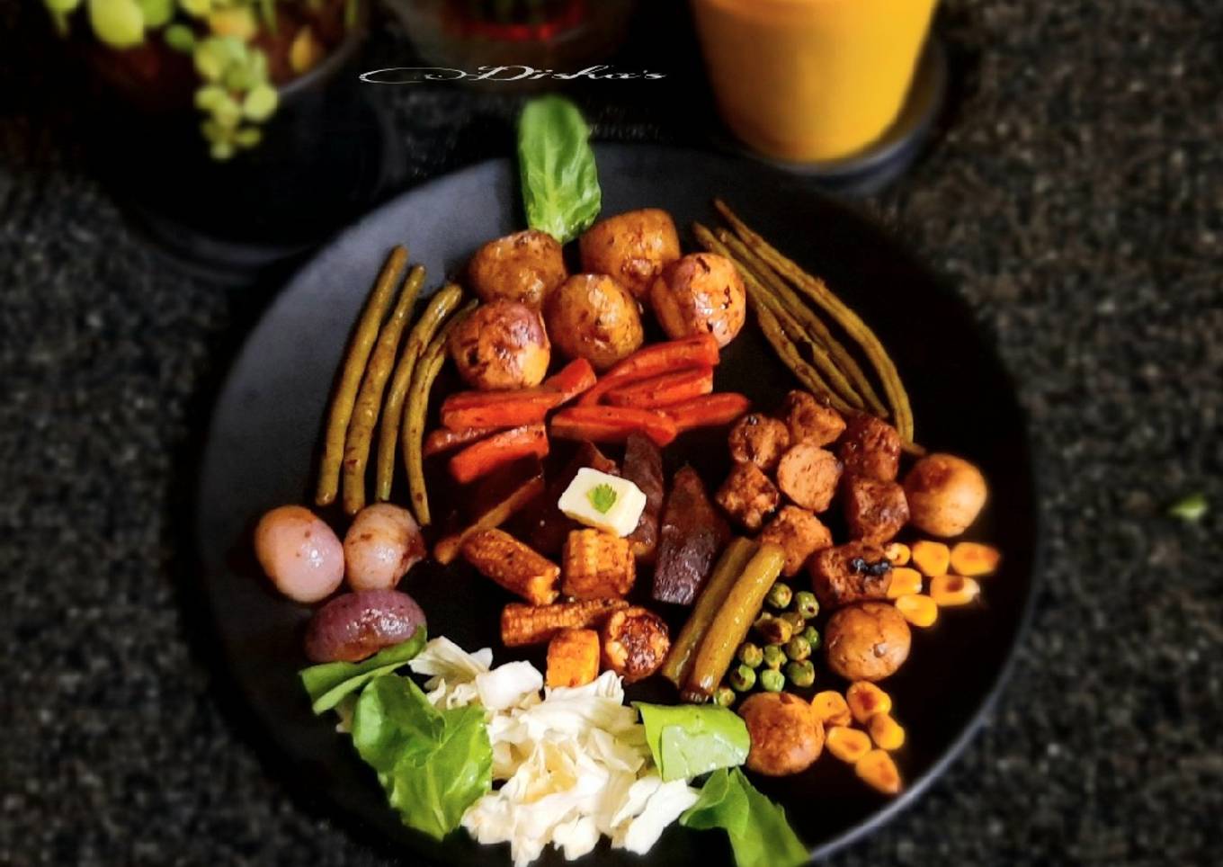 Grilled vegetables and soybean with sauce