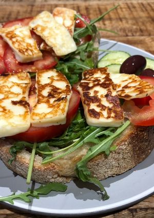 A picture of Halloumi Rocket and Tomato.