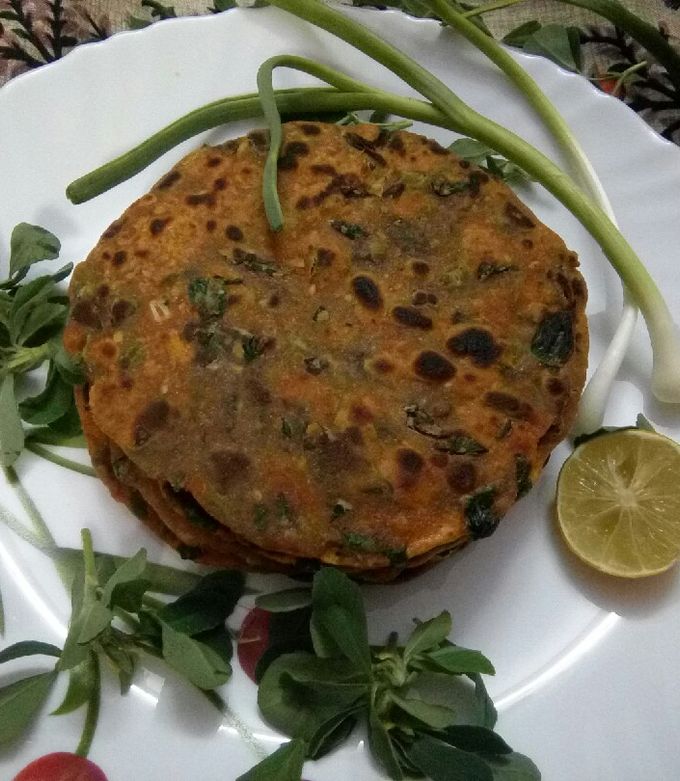 A picture of Thepla.