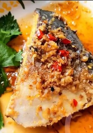 Hình của món Cá chim chiên mắm tỏi.