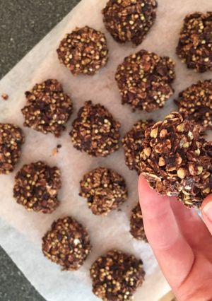 A picture of Banana double choc cookies.