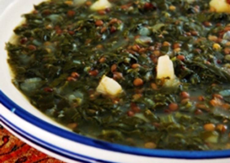 Brown lentil and spinach soup - adas bi hamod
