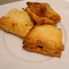 A picture of Egg Puffs.