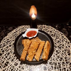 A picture of Cheese Chilli Garlic Bread Sticks.