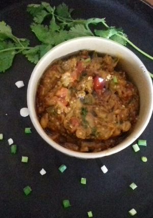 ઓળો (Oro Recipe In Gujarati) રેસીપી મુખ્ય ફોટો