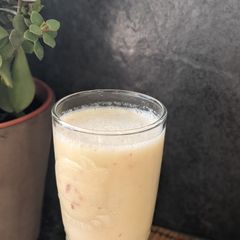 Apple milkshake A picture of Apple milkshake.