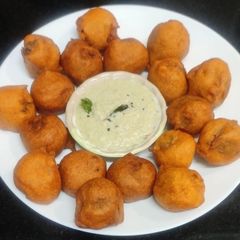 A picture of Spicy potato bonda.