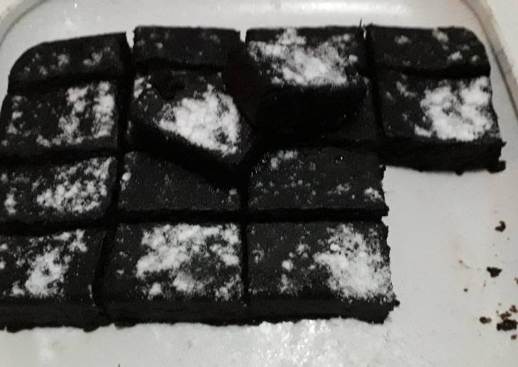 Bagaimana Menyiapkan Brownies Oreo Kukus Anti Gagal