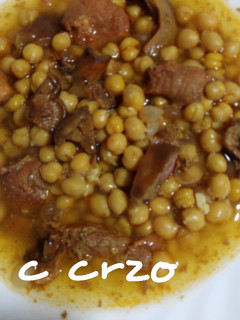 Una foto de Garbanzos con níscalos