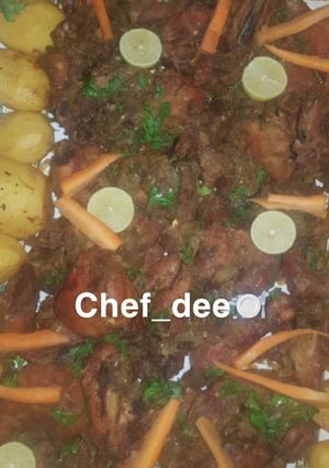 A picture of Pepper chicken garnished with fried whole irish.