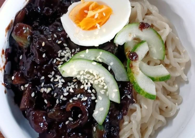 Resep Spicy Jjajangmyeon (자장면) [Mie Saus Pasta Kedelai] Anti Gagal