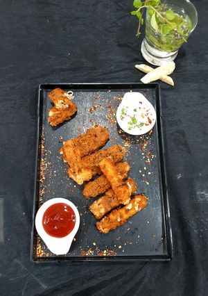 मोज़रैला चीज़ स्टिक (mozzarella cheese stick recipe in Hindi) रेसिपी मुख्य फोटो