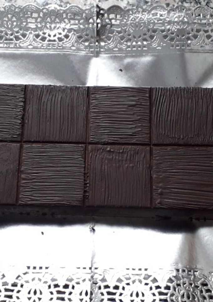 Una foto de Turrón de chocolate trufado con Cointreau