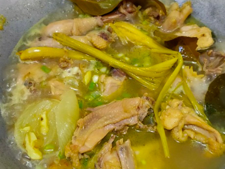 Wajib coba! Resep memasak Ayam Pejantan Kuah Soto Bumbu Iris ala Dapur Uncuna dijamin nagih banget