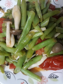 番茄鴻禧菇炒四季豆 的食譜成品照片