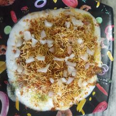 A picture of Aloo tiki Chaat.